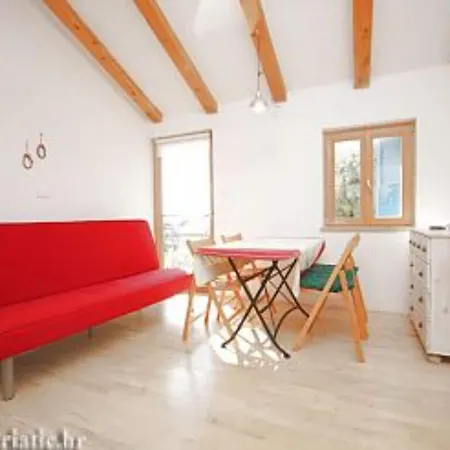 One Bedroom With Terrace Apartment *